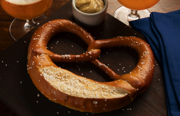 Pretzel Soft Twist 8 oz